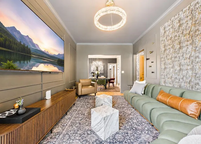 The Velvet Manor Luxe 3br Jacuzzi Garage * Chicago