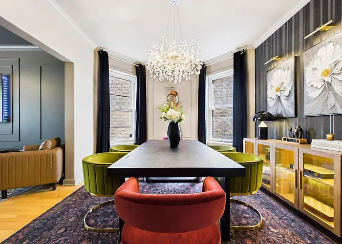 The Velvet Manor Luxe 3br Jacuzzi Garage * Chicago