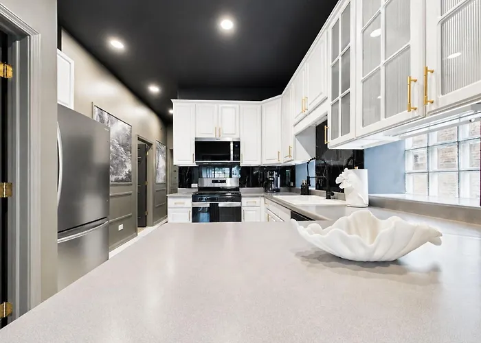 Apartment The Velvet Manor Luxe 3br Jacuzzi Garage Chicago