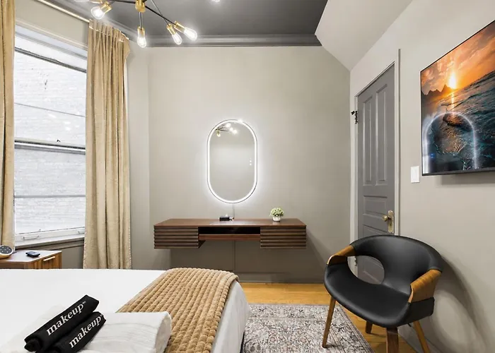 The Velvet Manor Luxe 3br Jacuzzi Garage Chicago