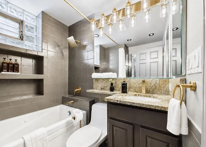 The Velvet Manor Luxe 3br Jacuzzi Garage *